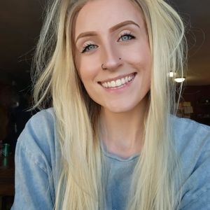 Meet your Posher, Adriana